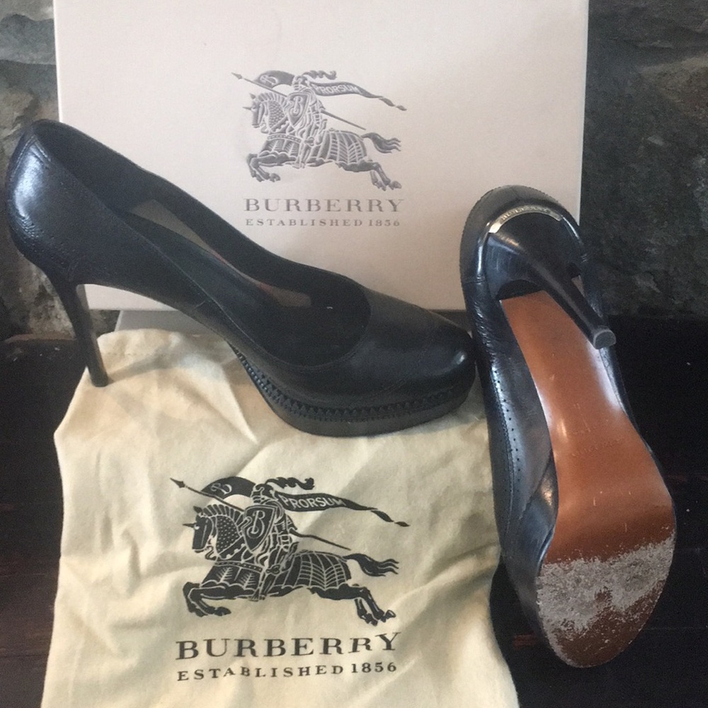 Burrebery shoes